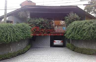 Imagem: A casa em condomínio possui 3 Dormitórios, 3 Banheiros, 4