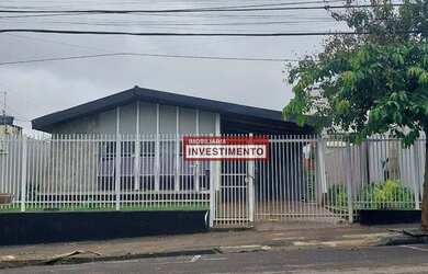 Imagem: A casa possui 3 Dormitórios, 4 Banheiros, 3 Vagas na garagem