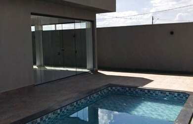 Imagem: A casa em condomínio possui 3 Dormitórios, 2 Banheiros, 2