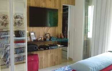 Imagem: A casa possui 5 Dormitórios, 5 Banheiros, 500m² de Área