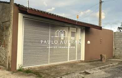 Imagem: A casa possui 2 Dormitórios, 2 Banheiros, 2 Vagas na garagem