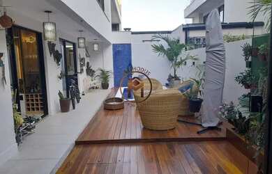 Imagem: O apartamento possui 3 Dormitórios, 3 Banheiros, 2 Vagas na