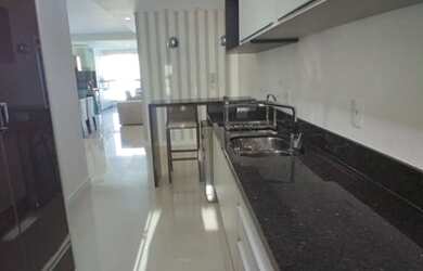 Imagem: O apartamento possui 4 Dormitórios, 3 Banheiros, 3 Vagas na