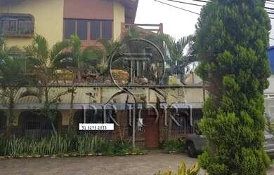 Imagem: A casa possui 4 Banheiros, 4 Vagas na garagem e 800m² de Área