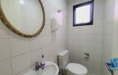 Imagem: O depósito possui 2 Vagas na garagem, 52m² de Área e está