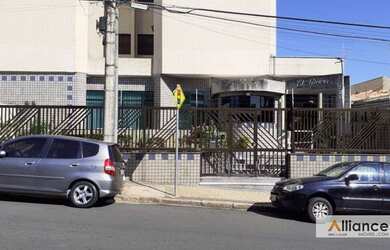 Imagem: O apartamento possui 3 Dormitórios, 1 Banheiro, 2 Vagas na