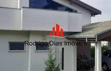 Imagem: A casa em condomínio possui 3 Dormitórios, 2 Banheiros, 4