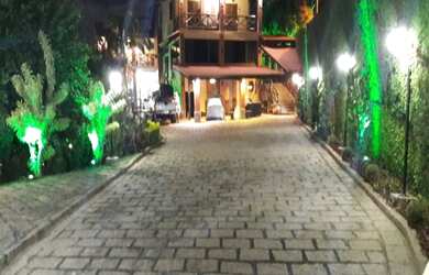 Imagem: A casa em condomínio possui 5 Dormitórios, 5 Banheiros, 1.000m²