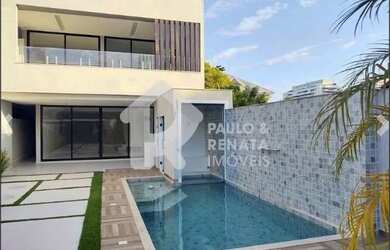 Imagem: A casa em condomínio possui 4 Dormitórios, 5 Banheiros, 2