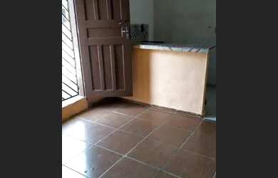 Imagem: A casa possui 1 Dormitório, 1 Banheiro e está localizado