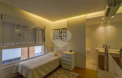 Imagem 15: Alto de Pinheiros. Piscina, Varanda, Área de serviçoe166m² de Área