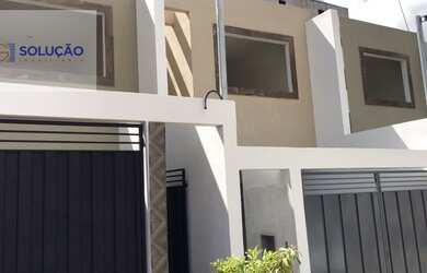 Imagem: A casa possui 2 Dormitórios, 1 Banheiro, 1 Vaga na garagem