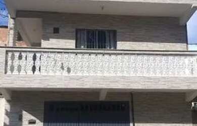 Imagem: A casa possui 2 Dormitórios, 2 Banheiros, 2 Vagas na garagem