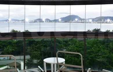 Imagem: O apartamento possui 4 Dormitórios, 5 Banheiros, 2 Vagas na