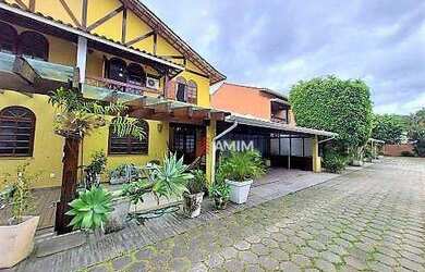 Imagem 1: Casa com 3 Quartos à Venda, 304 m² Por R$ 800.000 - Itaipu - Niterói/RJ