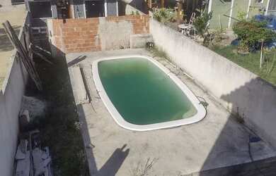 Imagem 13: Vendo 2 casas com piscina no meio Itaipuaçu