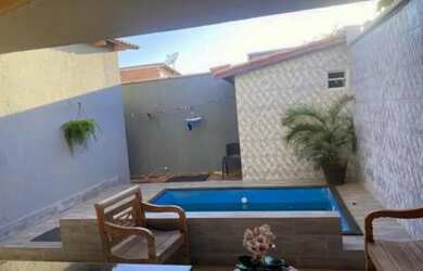 Imagem 1: VENDO EXCELENTE CASA. Piscina, 100m² de Área, 1 Vaga na garageme3 Dormitórios