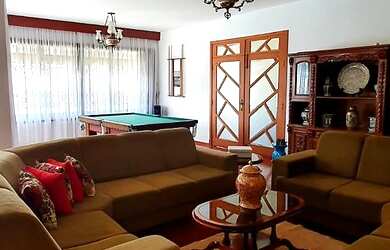 Imagem 8: Luxuosa residência. Piscina, Varanda, 780m² de Áreae4 Vagas na garagem