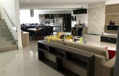 Imagem: A casa em condomínio possui 5 Dormitórios, 5 Banheiros, 4