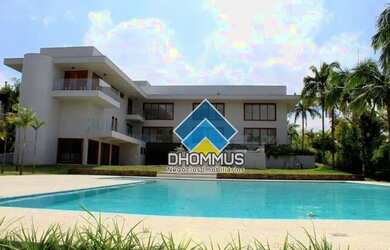 Imagem: A casa em condomínio possui 5 Dormitórios, 5 Banheiros, 5