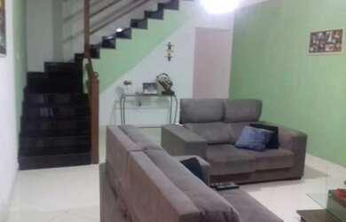 Imagem: A casa possui 4 Dormitórios, 2 Banheiros, 2 Vagas na garagem