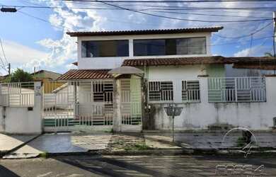 Imagem: A casa possui 3 Dormitórios, 1 Banheiro, 1 Vaga na garagem