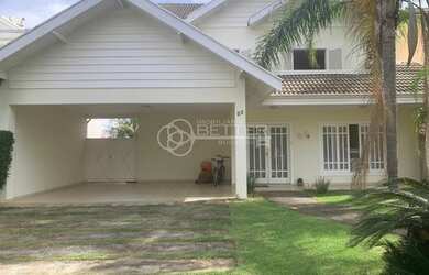 Imagem: A casa em condomínio possui 3 Dormitórios, 3 Banheiros, 4