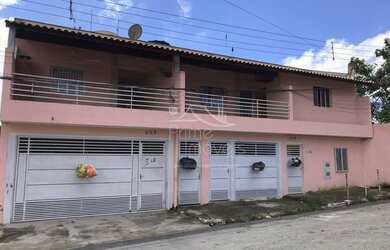 Imagem: A casa possui 5 Dormitórios, 5 Banheiros, 4 Vagas na garagem