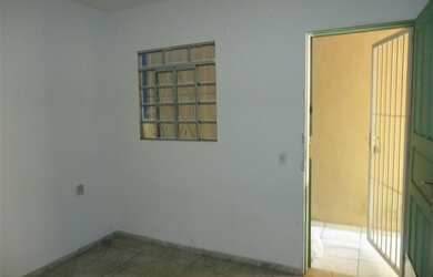 Imagem: A casa possui 1 Dormitório, 1 Banheiro, 70m² de Área e está