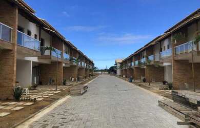 Imagem: A casa em condomínio possui 4 Dormitórios, 3 Banheiros, 2