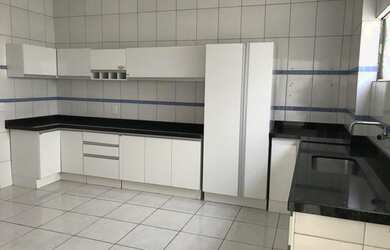 Imagem 7: Alugo casa alto padrão. 1 Vaga na garageme4 Dormitórios