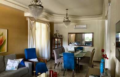 Imagem: A casa possui 5 Dormitórios, 4 Banheiros, 2 Vagas na garagem