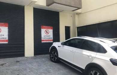 Imagem: O depósito possui 3 Vagas na garagem, 54m² de Área e está