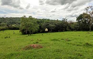 Imagem: O terreno possui 20.000m² de Área e está localizado em Área