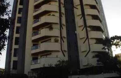 Imagem: O apartamento possui 4 Dormitórios, 5 Banheiros, 3 Vagas na