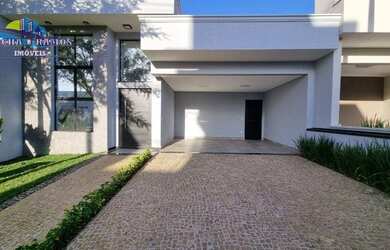 Imagem: A casa em condomínio possui 3 Dormitórios, 3 Banheiros, 4