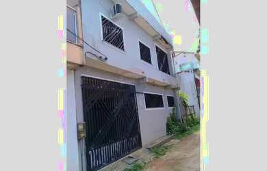 Imagem: A casa possui 3 Dormitórios, 2 Banheiros, 1 Vaga na garagem