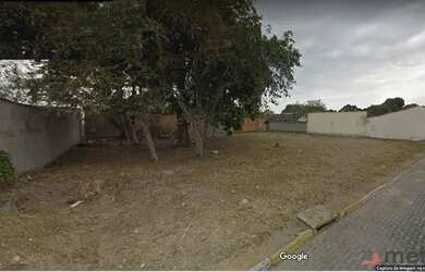 Imagem: O terreno possui 450m² de Área e está localizado em Porto