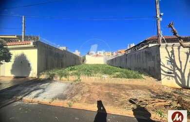 Imagem: O terreno possui 327m² de Área e está localizado em Jardim