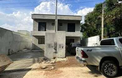 Imagem: A casa possui 3 Dormitórios, 3 Banheiros, 2 Vagas na garagem