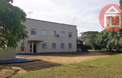 Imagem: O depósito possui 996m² de Área e está localizado em Cruzeiro