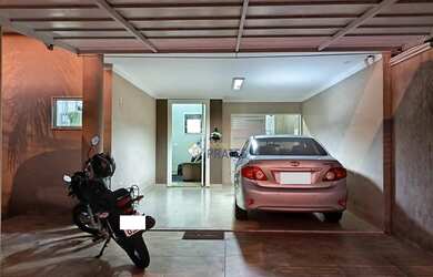 Imagem: A casa possui 2 Dormitórios, 2 Banheiros, 4 Vagas na garagem