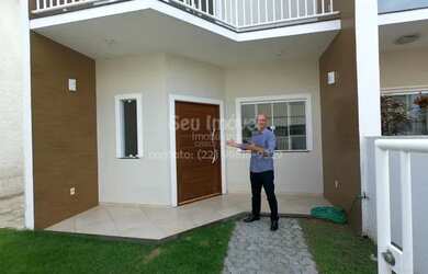 Imagem: A casa possui 3 Dormitórios, 1 Banheiro, 2 Vagas na garagem