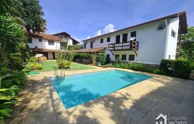 Imagem: A casa em condomínio possui 5 Dormitórios, 5 Banheiros, 5