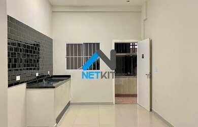 Imagem: A kitnet possui 1 Dormitório, 1 Banheiro, 1 Vaga na garagem