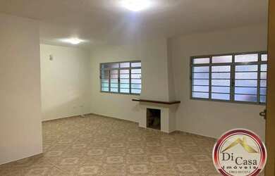 Imagem: A casa possui 3 Dormitórios, 2 Banheiros, 2 Vagas na garagem