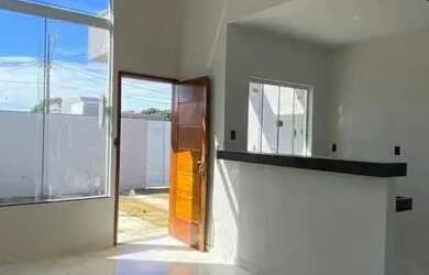 Imagem: A casa possui 2 Dormitórios, 2 Banheiros, 1 Vaga na garagem