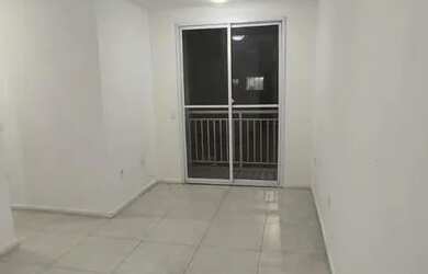 Imagem: O apartamento possui 3 Dormitórios, 1 Banheiro, 2 Vagas na