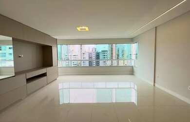 Imagem: O apartamento possui 3 Dormitórios, 4 Banheiros, 3 Vagas na