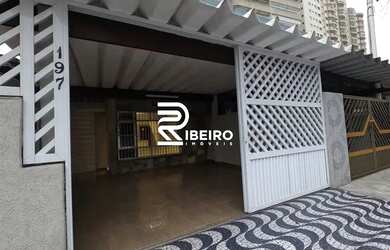 Imagem: A casa possui 2 Dormitórios, 2 Banheiros, 2 Vagas na garagem